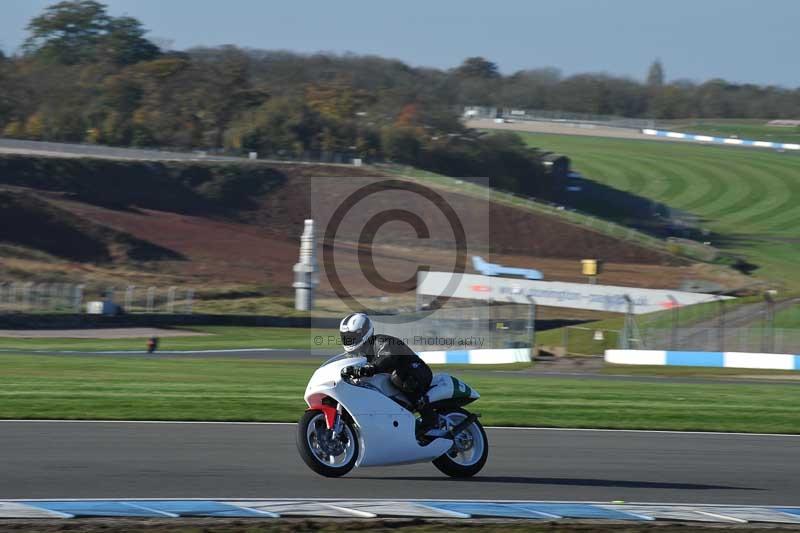 Motorcycle action photographs;donington;donington park leicestershire;donington photographs;event digital images;eventdigitalimages;no limits trackday;peter wileman photography;trackday;trackday digital images;trackday photos