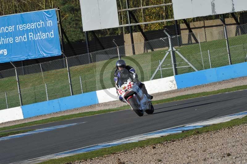 Motorcycle action photographs;donington;donington park leicestershire;donington photographs;event digital images;eventdigitalimages;no limits trackday;peter wileman photography;trackday;trackday digital images;trackday photos