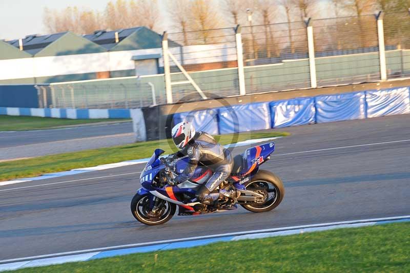 Motorcycle action photographs;donington;donington park leicestershire;donington photographs;event digital images;eventdigitalimages;no limits trackday;peter wileman photography;trackday;trackday digital images;trackday photos
