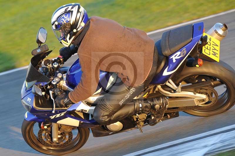 Motorcycle action photographs;donington;donington park leicestershire;donington photographs;event digital images;eventdigitalimages;no limits trackday;peter wileman photography;trackday;trackday digital images;trackday photos