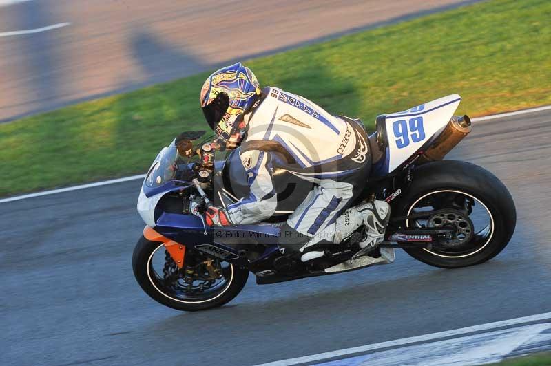 Motorcycle action photographs;donington;donington park leicestershire;donington photographs;event digital images;eventdigitalimages;no limits trackday;peter wileman photography;trackday;trackday digital images;trackday photos