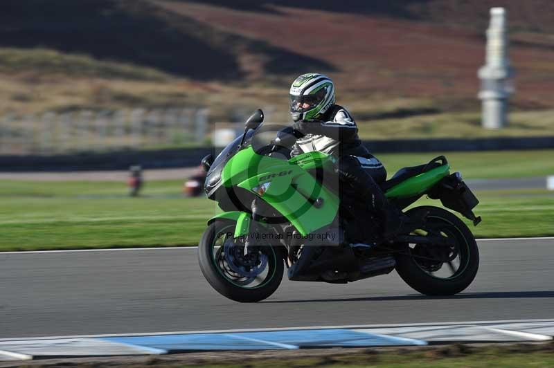 Motorcycle action photographs;donington;donington park leicestershire;donington photographs;event digital images;eventdigitalimages;no limits trackday;peter wileman photography;trackday;trackday digital images;trackday photos