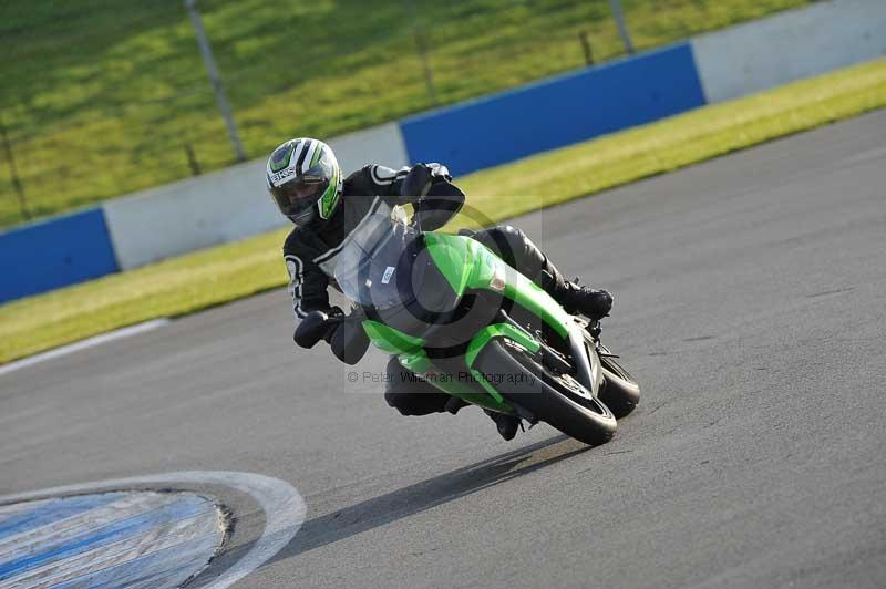 Motorcycle action photographs;donington;donington park leicestershire;donington photographs;event digital images;eventdigitalimages;no limits trackday;peter wileman photography;trackday;trackday digital images;trackday photos