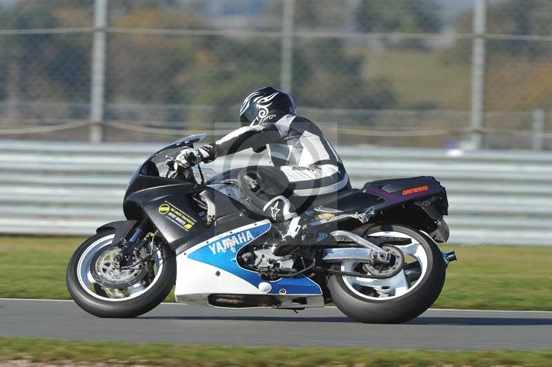 Motorcycle action photographs;donington;donington park leicestershire;donington photographs;event digital images;eventdigitalimages;no limits trackday;peter wileman photography;trackday;trackday digital images;trackday photos