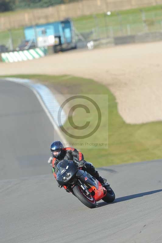 Motorcycle action photographs;donington;donington park leicestershire;donington photographs;event digital images;eventdigitalimages;no limits trackday;peter wileman photography;trackday;trackday digital images;trackday photos