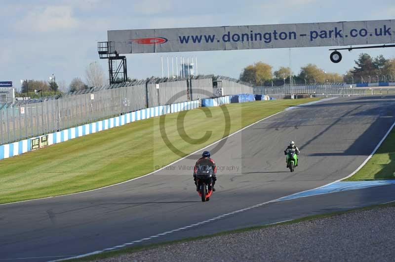 Motorcycle action photographs;donington;donington park leicestershire;donington photographs;event digital images;eventdigitalimages;no limits trackday;peter wileman photography;trackday;trackday digital images;trackday photos