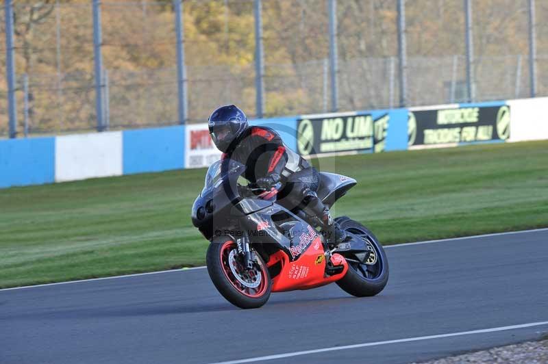 Motorcycle action photographs;donington;donington park leicestershire;donington photographs;event digital images;eventdigitalimages;no limits trackday;peter wileman photography;trackday;trackday digital images;trackday photos