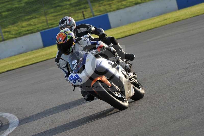 Motorcycle action photographs;donington;donington park leicestershire;donington photographs;event digital images;eventdigitalimages;no limits trackday;peter wileman photography;trackday;trackday digital images;trackday photos