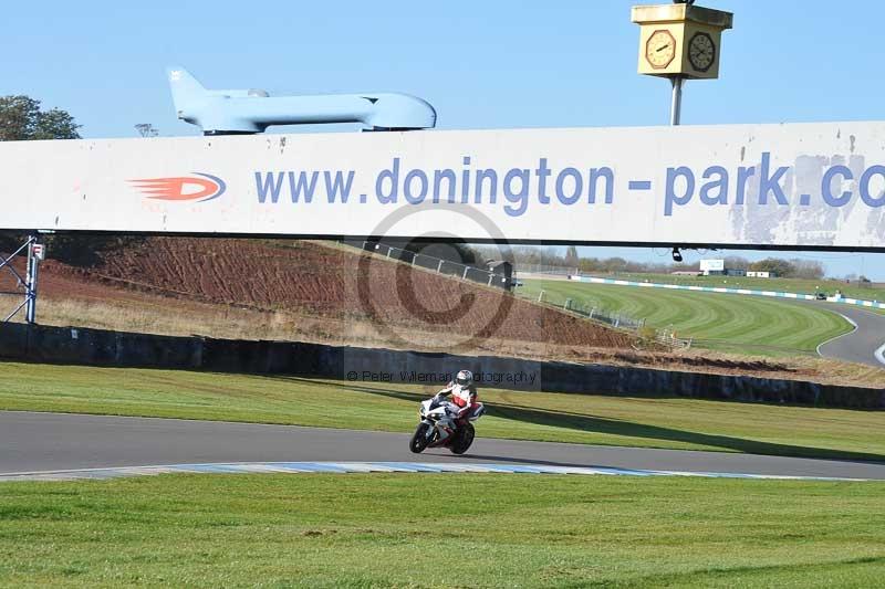 Motorcycle action photographs;donington;donington park leicestershire;donington photographs;event digital images;eventdigitalimages;no limits trackday;peter wileman photography;trackday;trackday digital images;trackday photos