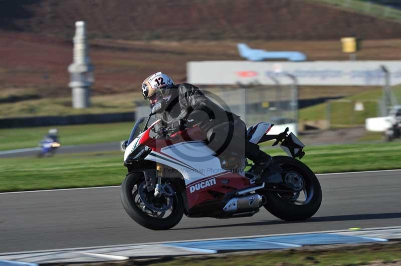 Motorcycle action photographs;donington;donington park leicestershire;donington photographs;event digital images;eventdigitalimages;no limits trackday;peter wileman photography;trackday;trackday digital images;trackday photos