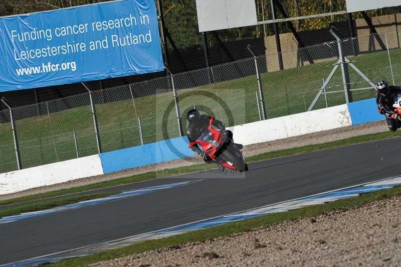 Motorcycle action photographs;donington;donington park leicestershire;donington photographs;event digital images;eventdigitalimages;no limits trackday;peter wileman photography;trackday;trackday digital images;trackday photos
