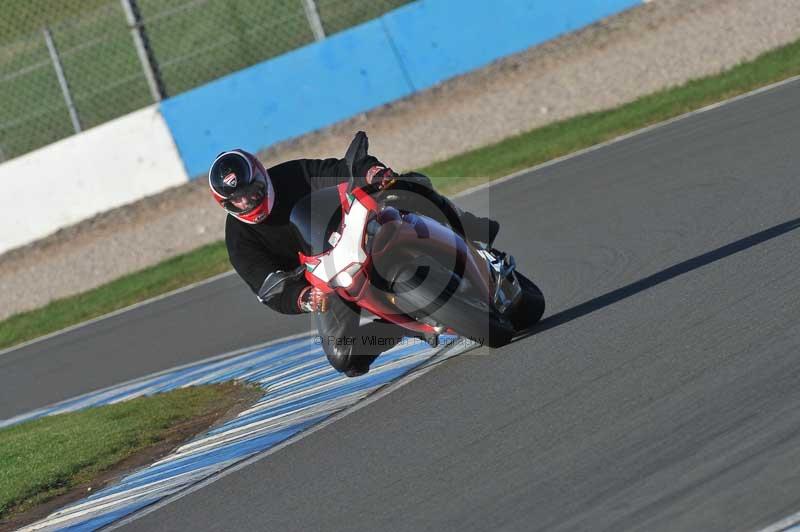 Motorcycle action photographs;donington;donington park leicestershire;donington photographs;event digital images;eventdigitalimages;no limits trackday;peter wileman photography;trackday;trackday digital images;trackday photos
