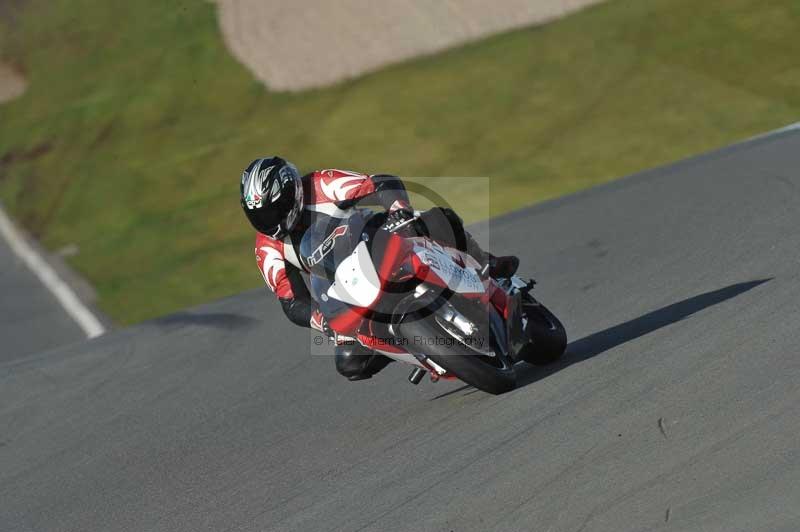 Motorcycle action photographs;donington;donington park leicestershire;donington photographs;event digital images;eventdigitalimages;no limits trackday;peter wileman photography;trackday;trackday digital images;trackday photos