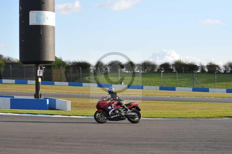 Motorcycle action photographs;donington;donington park leicestershire;donington photographs;event digital images;eventdigitalimages;no limits trackday;peter wileman photography;trackday;trackday digital images;trackday photos