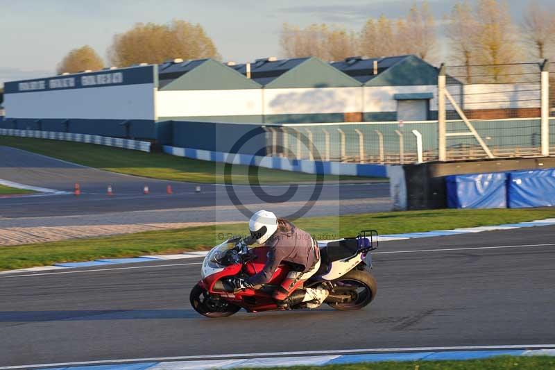 Motorcycle action photographs;donington;donington park leicestershire;donington photographs;event digital images;eventdigitalimages;no limits trackday;peter wileman photography;trackday;trackday digital images;trackday photos