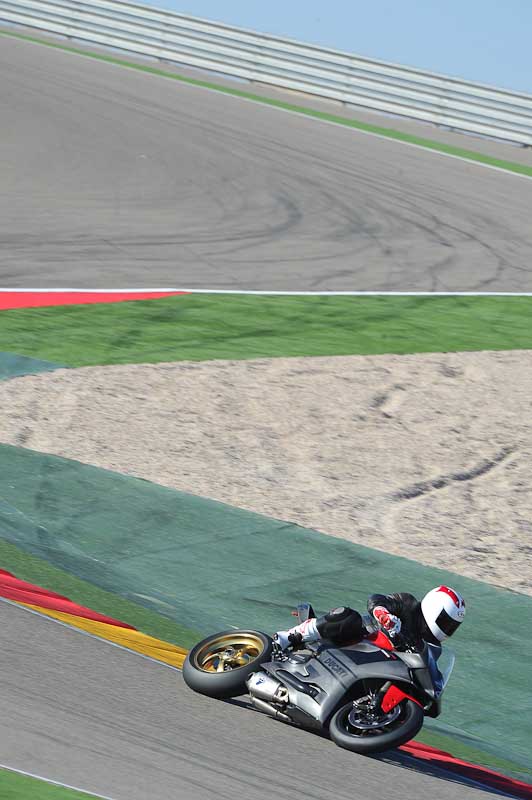 aragon;motorbikes;no limits;peter wileman photography;spain;trackday;trackday digital images