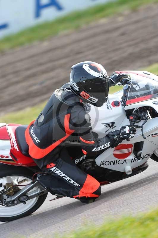 Rockingham no limits trackday;enduro digital images;event digital images;eventdigitalimages;no limits trackdays;peter wileman photography;racing digital images;rockingham raceway northamptonshire;rockingham trackday photographs;trackday digital images;trackday photos