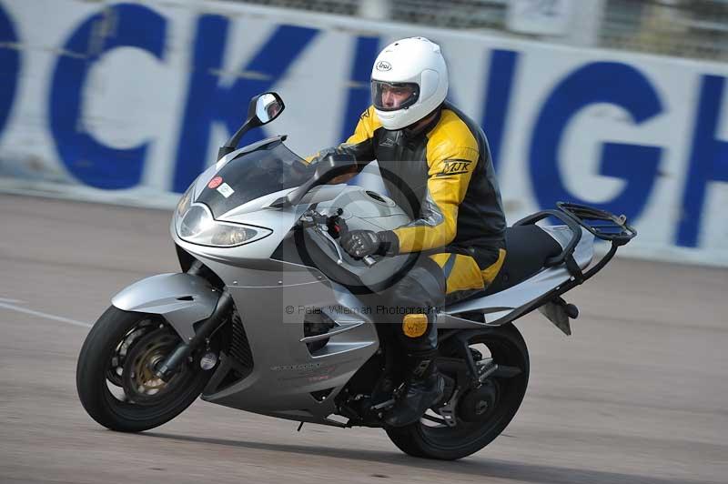 Rockingham no limits trackday;enduro digital images;event digital images;eventdigitalimages;no limits trackdays;peter wileman photography;racing digital images;rockingham raceway northamptonshire;rockingham trackday photographs;trackday digital images;trackday photos