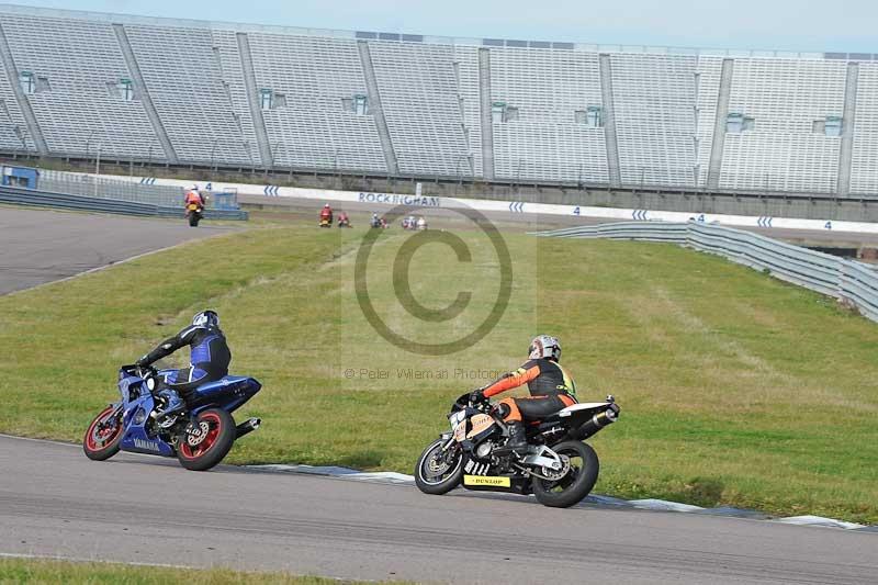 Rockingham no limits trackday;enduro digital images;event digital images;eventdigitalimages;no limits trackdays;peter wileman photography;racing digital images;rockingham raceway northamptonshire;rockingham trackday photographs;trackday digital images;trackday photos