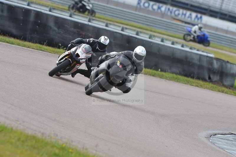Rockingham no limits trackday;enduro digital images;event digital images;eventdigitalimages;no limits trackdays;peter wileman photography;racing digital images;rockingham raceway northamptonshire;rockingham trackday photographs;trackday digital images;trackday photos