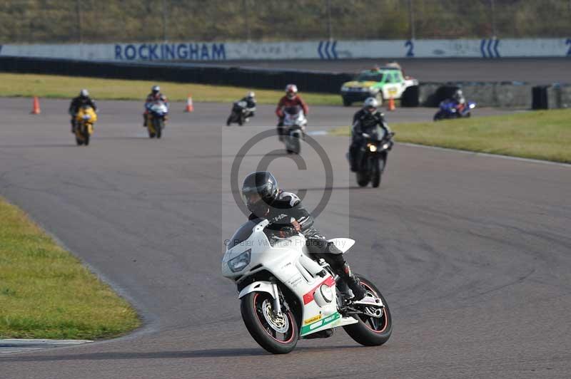 Rockingham no limits trackday;enduro digital images;event digital images;eventdigitalimages;no limits trackdays;peter wileman photography;racing digital images;rockingham raceway northamptonshire;rockingham trackday photographs;trackday digital images;trackday photos