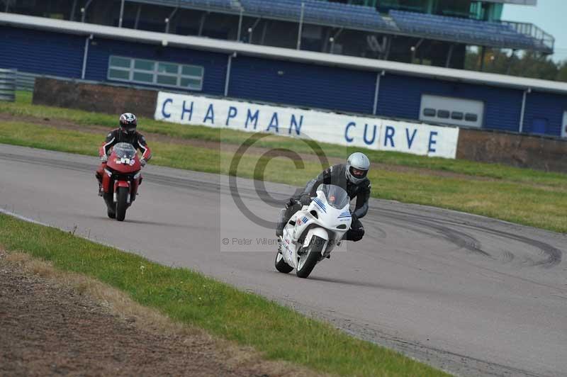 Rockingham no limits trackday;enduro digital images;event digital images;eventdigitalimages;no limits trackdays;peter wileman photography;racing digital images;rockingham raceway northamptonshire;rockingham trackday photographs;trackday digital images;trackday photos