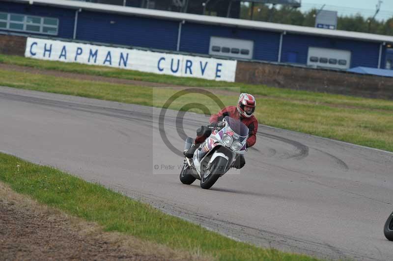 Rockingham no limits trackday;enduro digital images;event digital images;eventdigitalimages;no limits trackdays;peter wileman photography;racing digital images;rockingham raceway northamptonshire;rockingham trackday photographs;trackday digital images;trackday photos