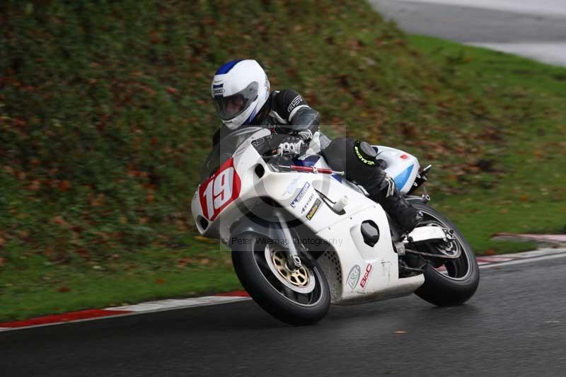 Motorcycle action photographs;Trackday digital images;cadwell;cadwell park photographs;event digital images;eventdigitalimages;motor racing louth lincolnshire;no limits trackdays;peter wileman photography;trackday;trackday photos