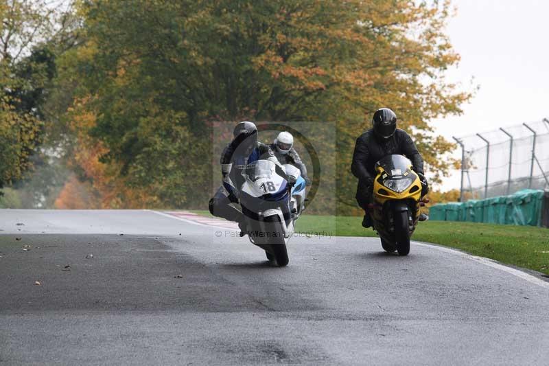 Motorcycle action photographs;Trackday digital images;cadwell;cadwell park photographs;event digital images;eventdigitalimages;motor racing louth lincolnshire;no limits trackdays;peter wileman photography;trackday;trackday photos