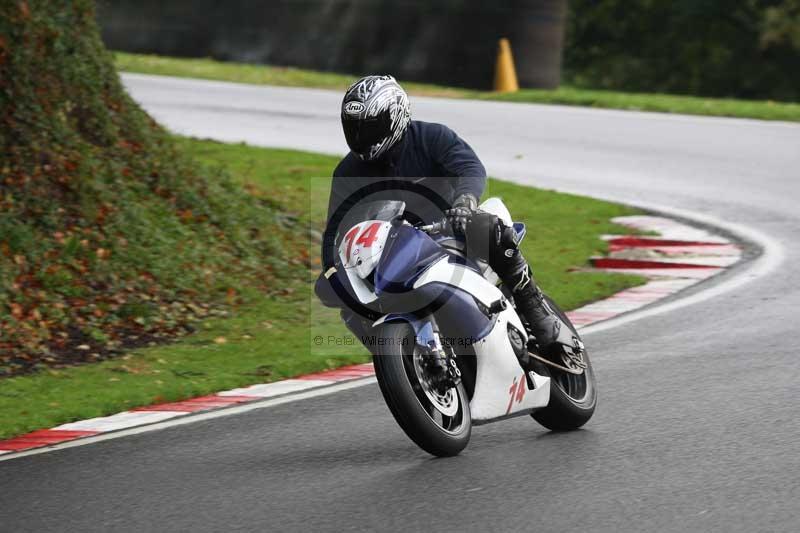 Motorcycle action photographs;Trackday digital images;cadwell;cadwell park photographs;event digital images;eventdigitalimages;motor racing louth lincolnshire;no limits trackdays;peter wileman photography;trackday;trackday photos