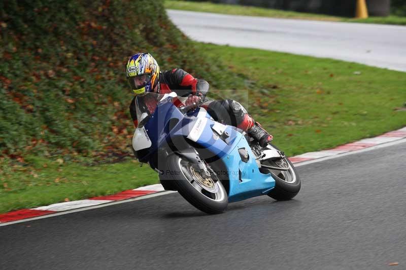 Motorcycle action photographs;Trackday digital images;cadwell;cadwell park photographs;event digital images;eventdigitalimages;motor racing louth lincolnshire;no limits trackdays;peter wileman photography;trackday;trackday photos