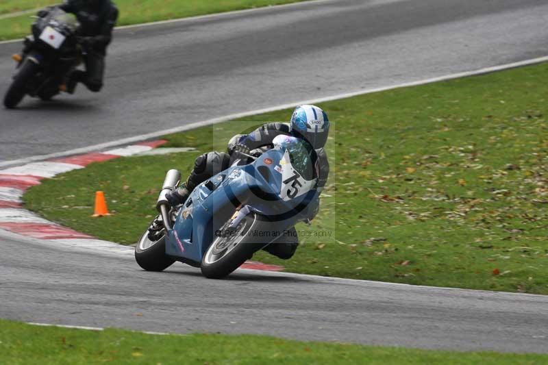 Motorcycle action photographs;Trackday digital images;cadwell;cadwell park photographs;event digital images;eventdigitalimages;motor racing louth lincolnshire;no limits trackdays;peter wileman photography;trackday;trackday photos