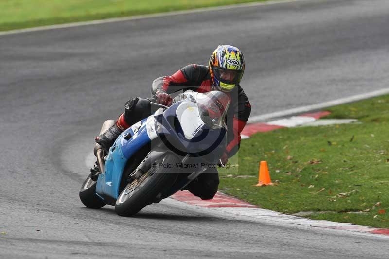 Motorcycle action photographs;Trackday digital images;cadwell;cadwell park photographs;event digital images;eventdigitalimages;motor racing louth lincolnshire;no limits trackdays;peter wileman photography;trackday;trackday photos