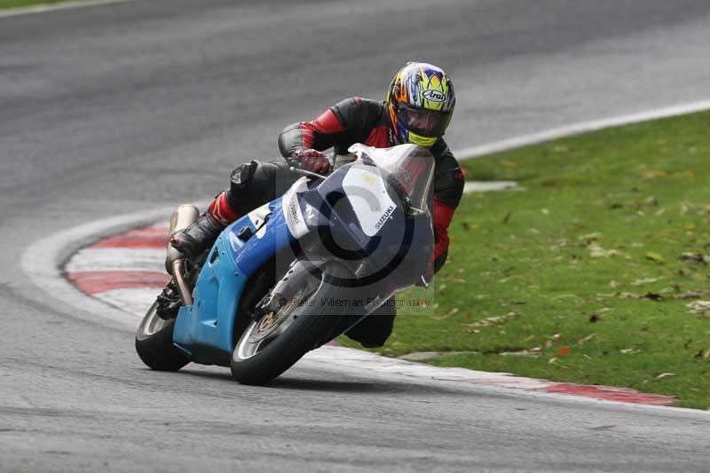 Motorcycle action photographs;Trackday digital images;cadwell;cadwell park photographs;event digital images;eventdigitalimages;motor racing louth lincolnshire;no limits trackdays;peter wileman photography;trackday;trackday photos