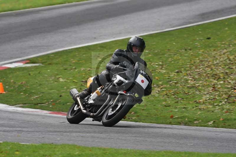 Motorcycle action photographs;Trackday digital images;cadwell;cadwell park photographs;event digital images;eventdigitalimages;motor racing louth lincolnshire;no limits trackdays;peter wileman photography;trackday;trackday photos
