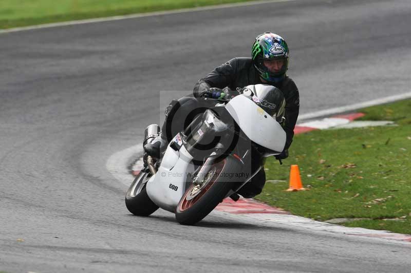 Motorcycle action photographs;Trackday digital images;cadwell;cadwell park photographs;event digital images;eventdigitalimages;motor racing louth lincolnshire;no limits trackdays;peter wileman photography;trackday;trackday photos