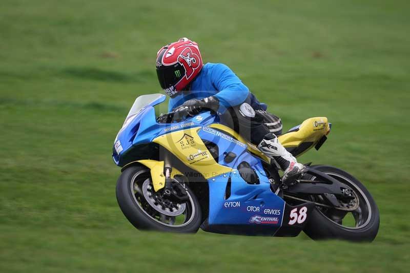 Motorcycle action photographs;Trackday digital images;cadwell;cadwell park photographs;event digital images;eventdigitalimages;motor racing louth lincolnshire;no limits trackdays;peter wileman photography;trackday;trackday photos