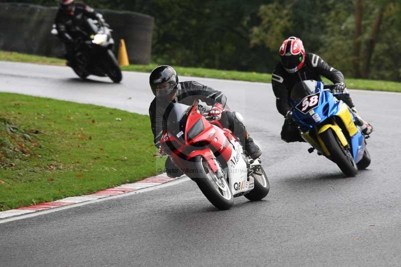 Motorcycle action photographs;Trackday digital images;cadwell;cadwell park photographs;event digital images;eventdigitalimages;motor racing louth lincolnshire;no limits trackdays;peter wileman photography;trackday;trackday photos