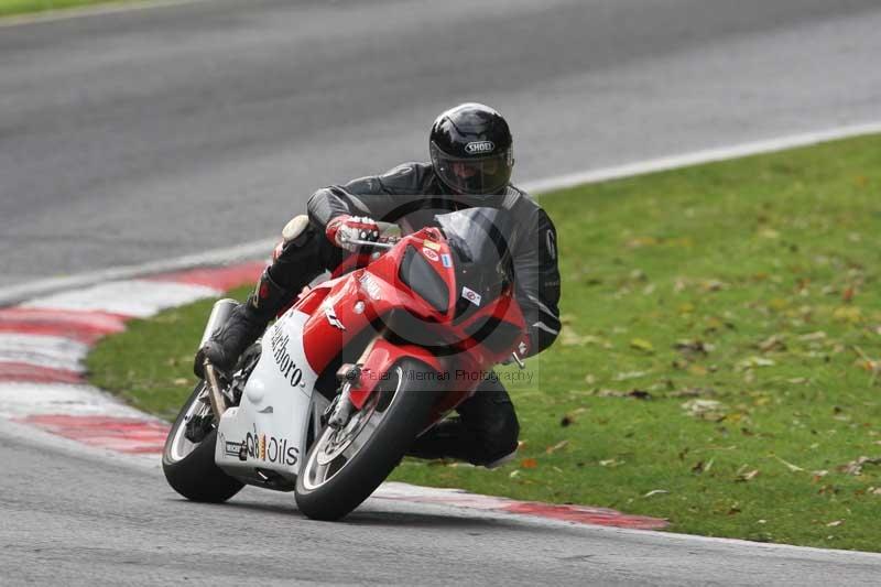 Motorcycle action photographs;Trackday digital images;cadwell;cadwell park photographs;event digital images;eventdigitalimages;motor racing louth lincolnshire;no limits trackdays;peter wileman photography;trackday;trackday photos