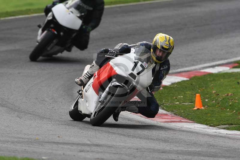 Motorcycle action photographs;Trackday digital images;cadwell;cadwell park photographs;event digital images;eventdigitalimages;motor racing louth lincolnshire;no limits trackdays;peter wileman photography;trackday;trackday photos