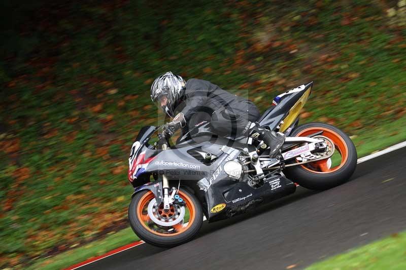 Motorcycle action photographs;Trackday digital images;cadwell;cadwell park photographs;event digital images;eventdigitalimages;motor racing louth lincolnshire;no limits trackdays;peter wileman photography;trackday;trackday photos