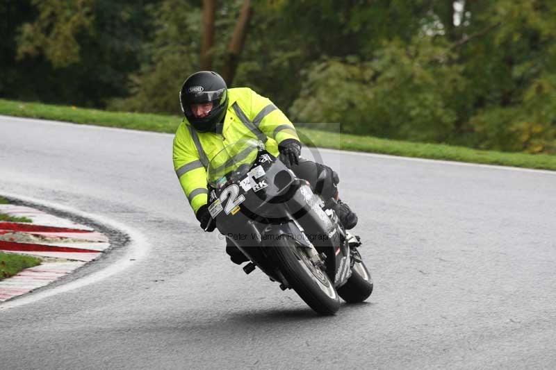 Motorcycle action photographs;Trackday digital images;cadwell;cadwell park photographs;event digital images;eventdigitalimages;motor racing louth lincolnshire;no limits trackdays;peter wileman photography;trackday;trackday photos