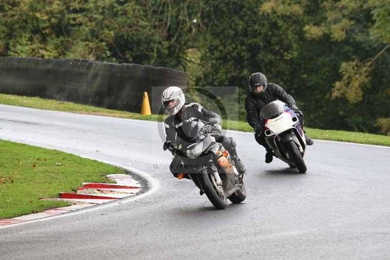 Motorcycle action photographs;Trackday digital images;cadwell;cadwell park photographs;event digital images;eventdigitalimages;motor racing louth lincolnshire;no limits trackdays;peter wileman photography;trackday;trackday photos