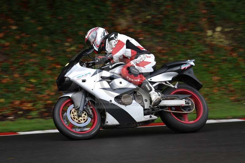 Motorcycle action photographs;Trackday digital images;cadwell;cadwell park photographs;event digital images;eventdigitalimages;motor racing louth lincolnshire;no limits trackdays;peter wileman photography;trackday;trackday photos