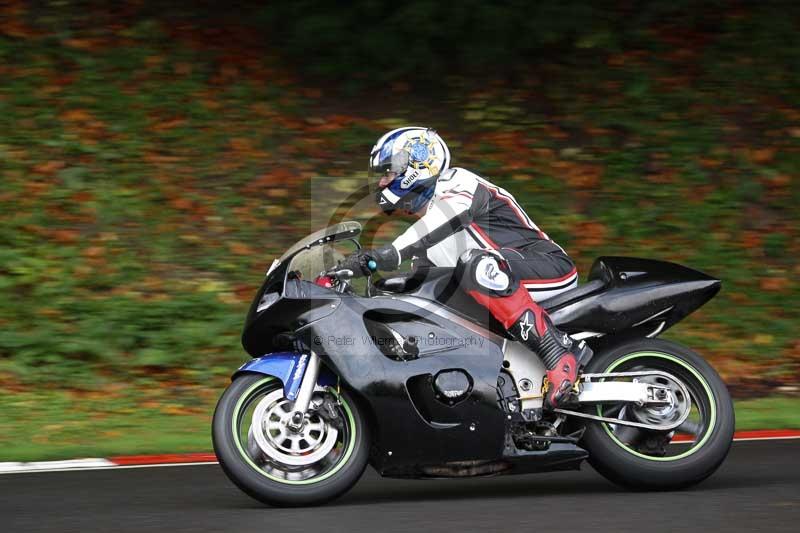 Motorcycle action photographs;Trackday digital images;cadwell;cadwell park photographs;event digital images;eventdigitalimages;motor racing louth lincolnshire;no limits trackdays;peter wileman photography;trackday;trackday photos