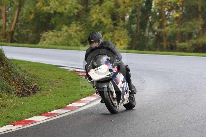 Motorcycle action photographs;Trackday digital images;cadwell;cadwell park photographs;event digital images;eventdigitalimages;motor racing louth lincolnshire;no limits trackdays;peter wileman photography;trackday;trackday photos