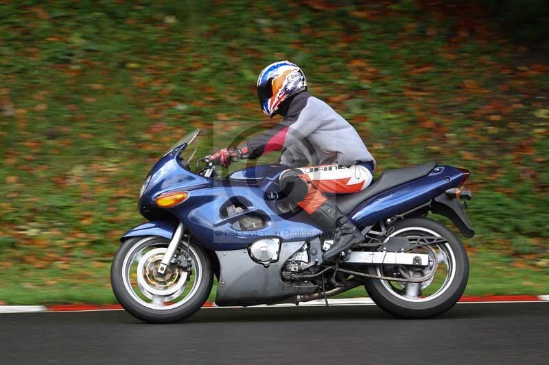 Motorcycle action photographs;Trackday digital images;cadwell;cadwell park photographs;event digital images;eventdigitalimages;motor racing louth lincolnshire;no limits trackdays;peter wileman photography;trackday;trackday photos