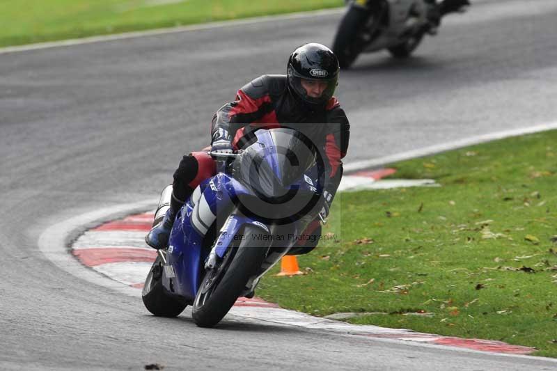 Motorcycle action photographs;Trackday digital images;cadwell;cadwell park photographs;event digital images;eventdigitalimages;motor racing louth lincolnshire;no limits trackdays;peter wileman photography;trackday;trackday photos