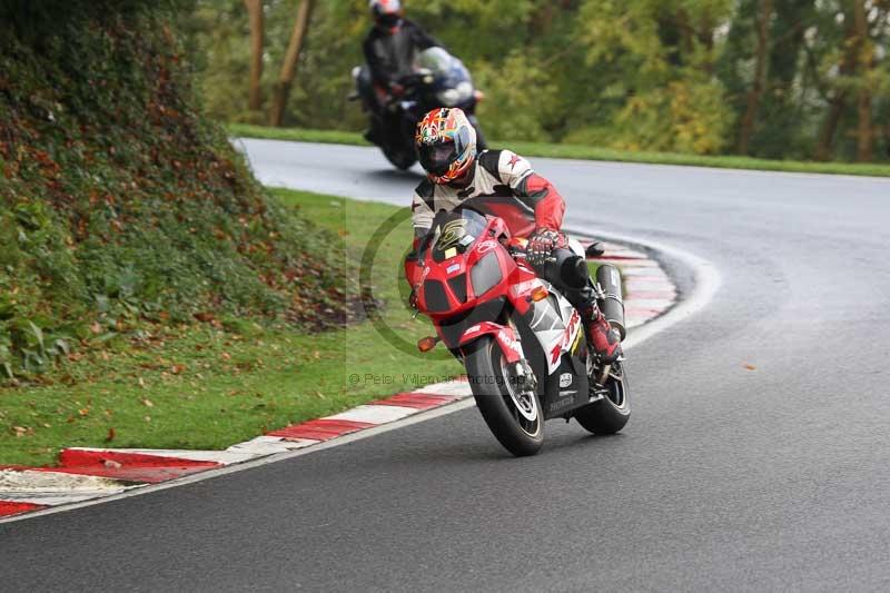 Motorcycle action photographs;Trackday digital images;cadwell;cadwell park photographs;event digital images;eventdigitalimages;motor racing louth lincolnshire;no limits trackdays;peter wileman photography;trackday;trackday photos