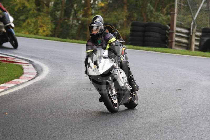 Motorcycle action photographs;Trackday digital images;cadwell;cadwell park photographs;event digital images;eventdigitalimages;motor racing louth lincolnshire;no limits trackdays;peter wileman photography;trackday;trackday photos